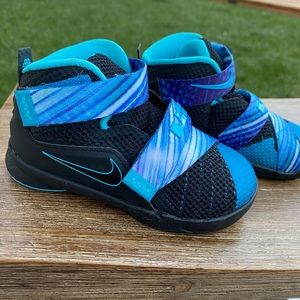 NIKE LEBRON BRAND NEW TODDLER SNEAKER